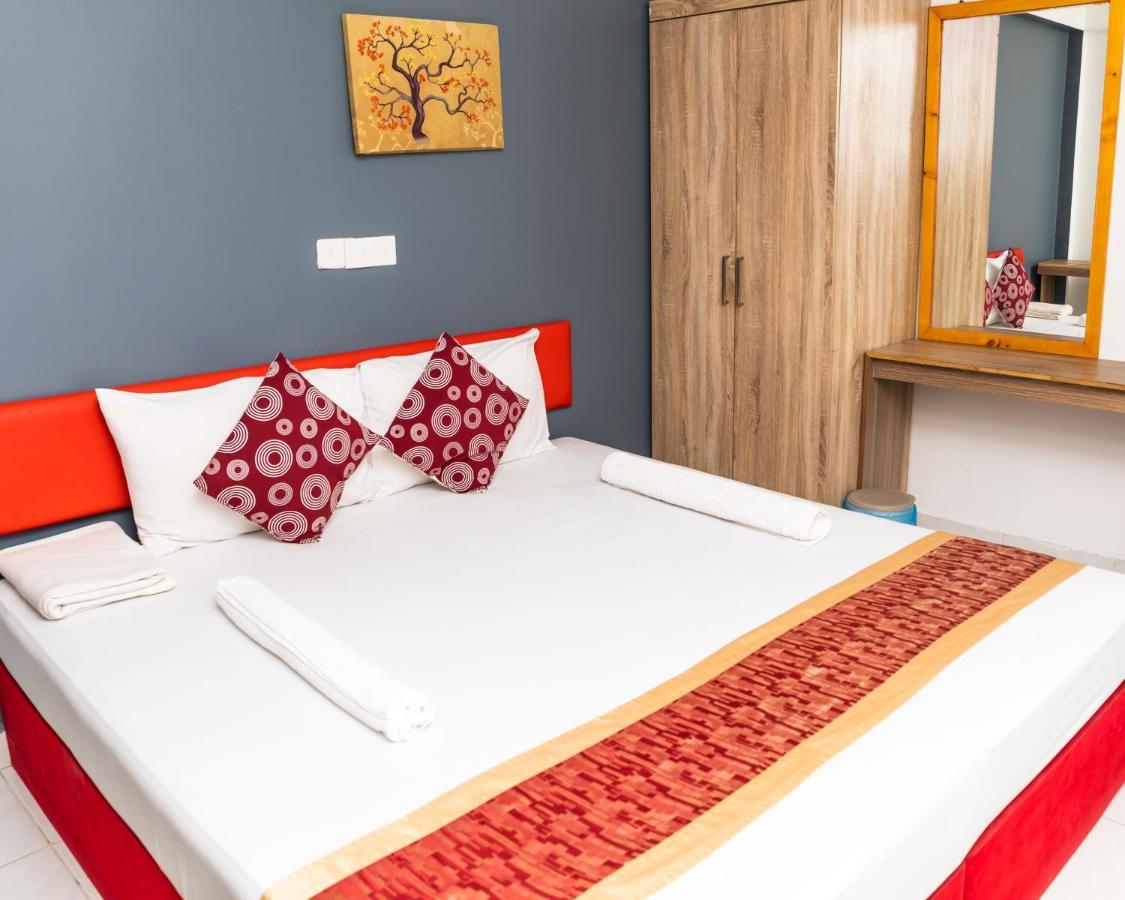 The G Ten Holiday Inn Hulhumale Exterior photo